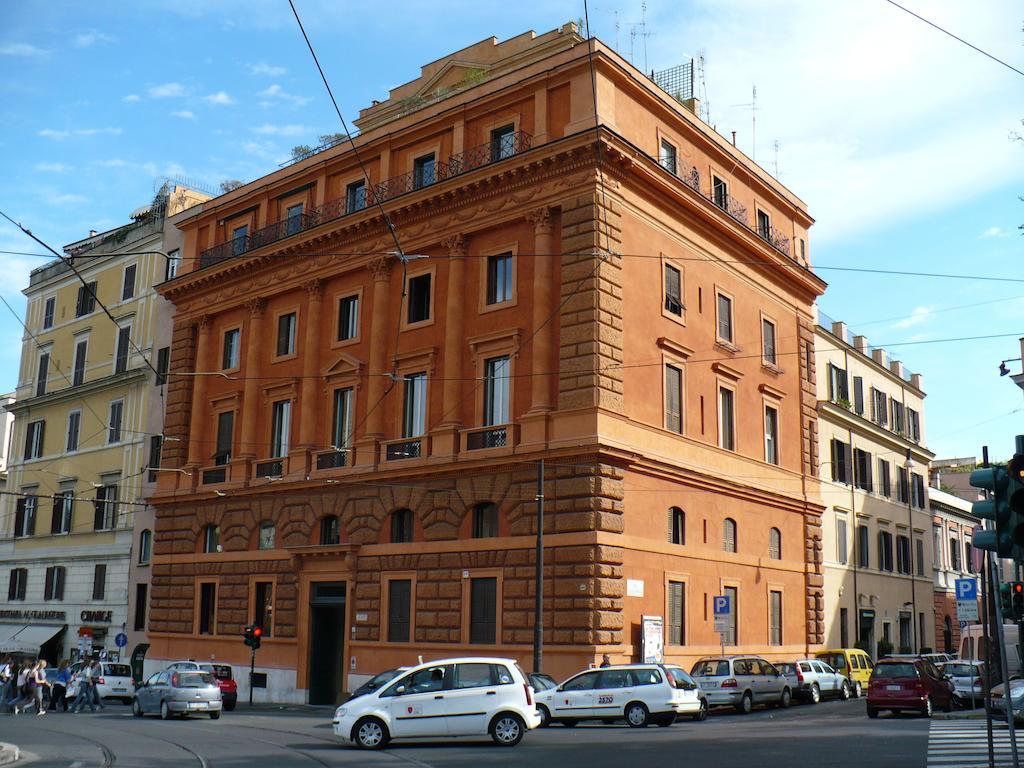 Casa Vacanze Colosseo Da Fernando No Elevator Villa Rome Exterior photo